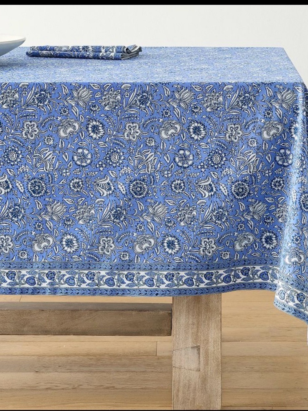 Pottery Barn Cornflower Blue Tamara Block Print Tablecloth